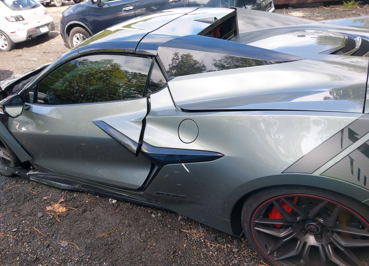 Car image 14