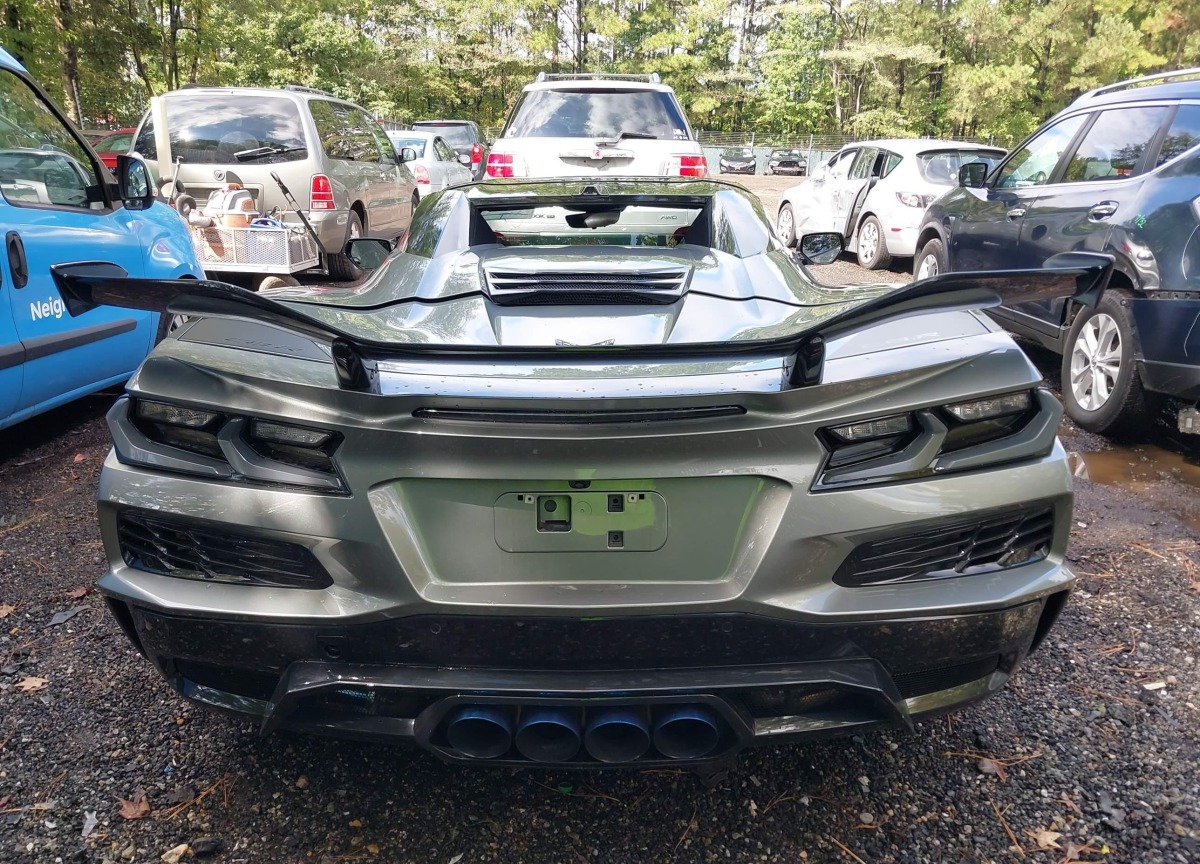 Car image 16