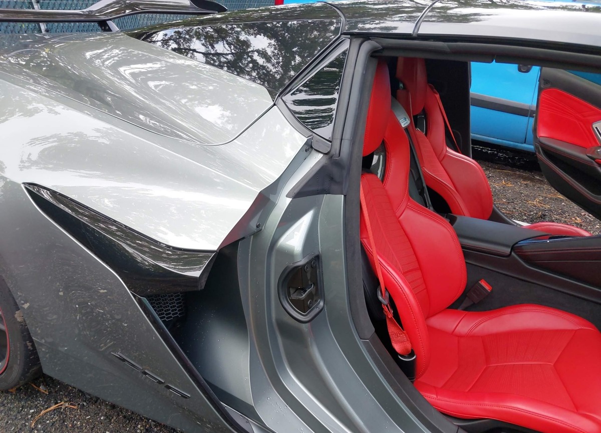 Car image 9