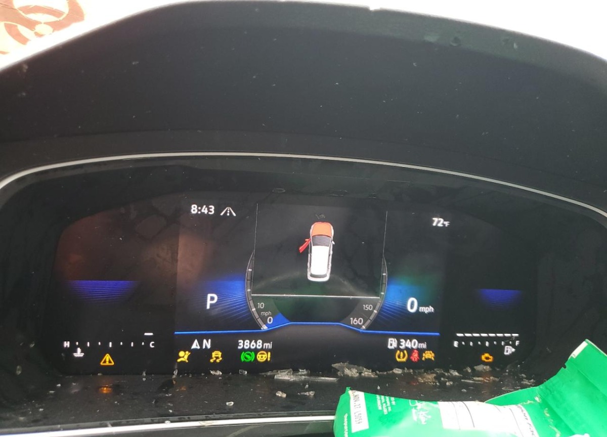 Car image 9