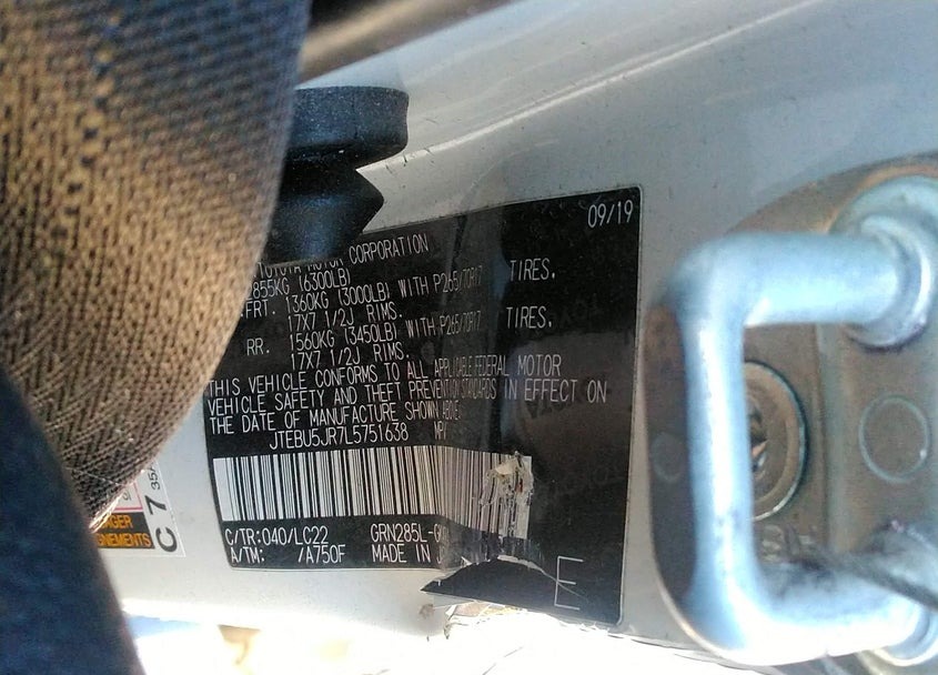 Car image 9